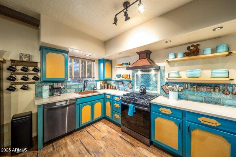 COPPER KITCHEN