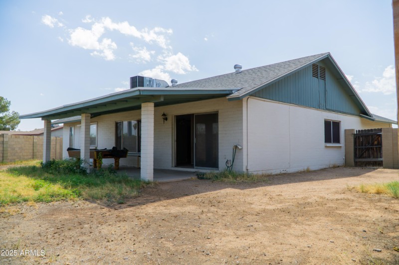 (43) Back Exterior