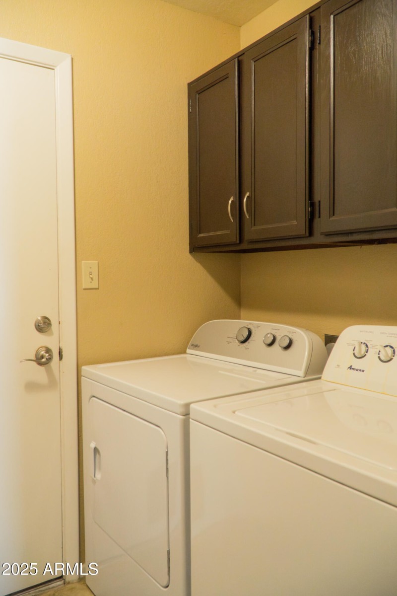 (11) Laundry