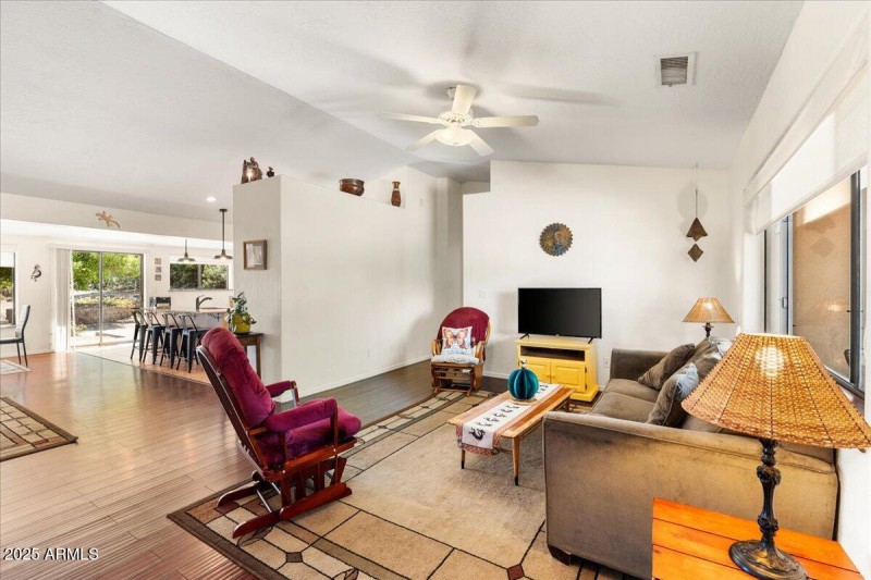 05-Entry to Living Room