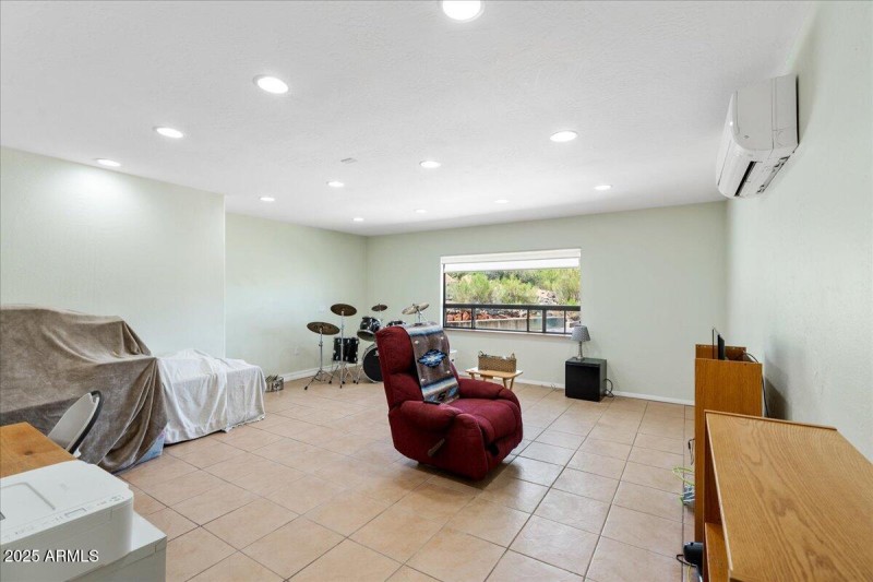15-Family Room