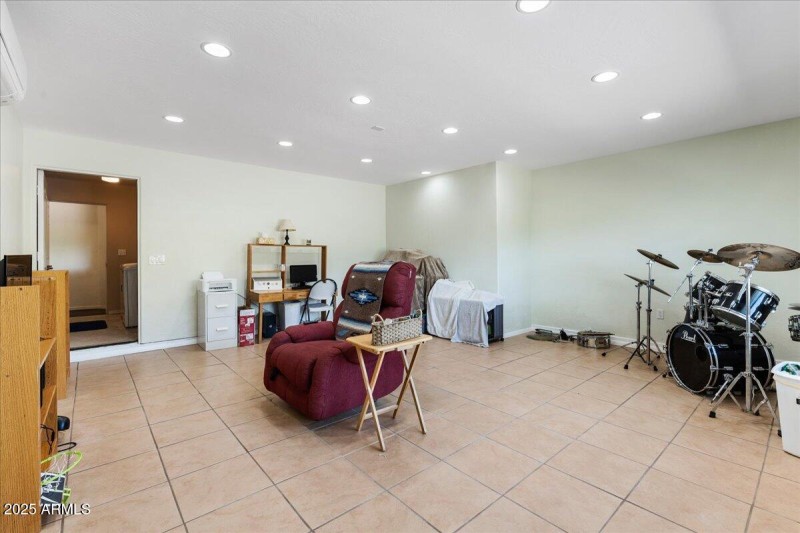 17-Family Room