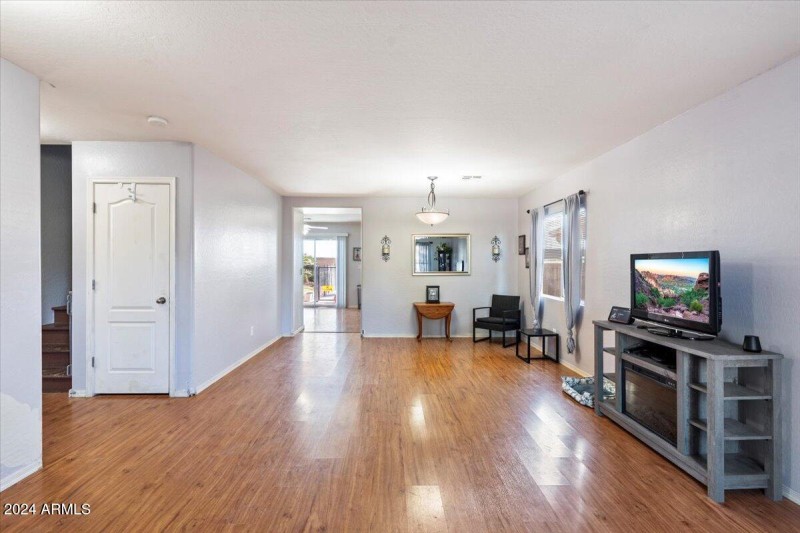 Front Living Room/Dining