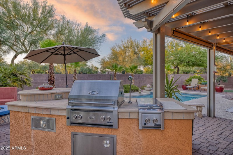 Outdoor Kitchen with Grill