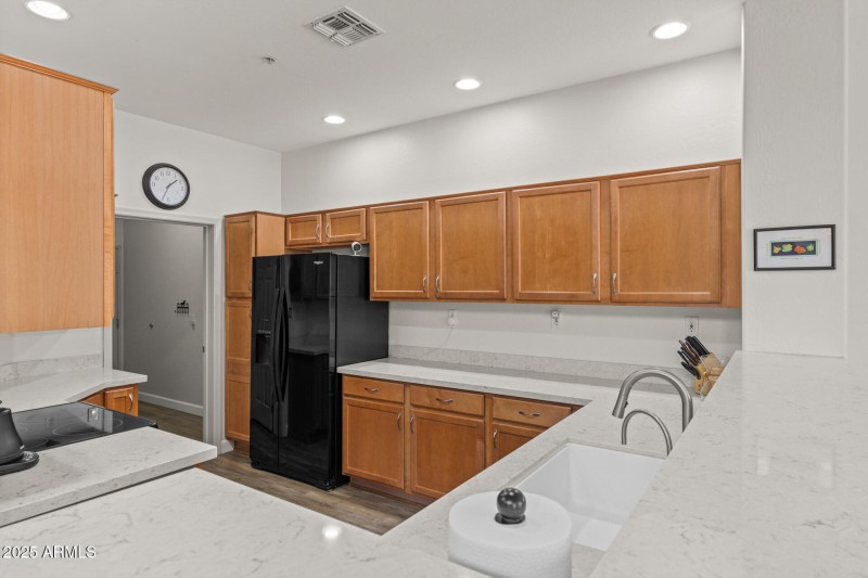 17)KITCHEN