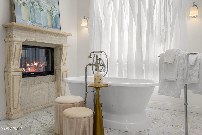 24primary bath soaking tub