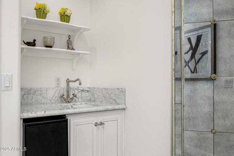 28primary bathroom_wet bar