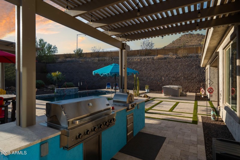 Outdoor Kitchen