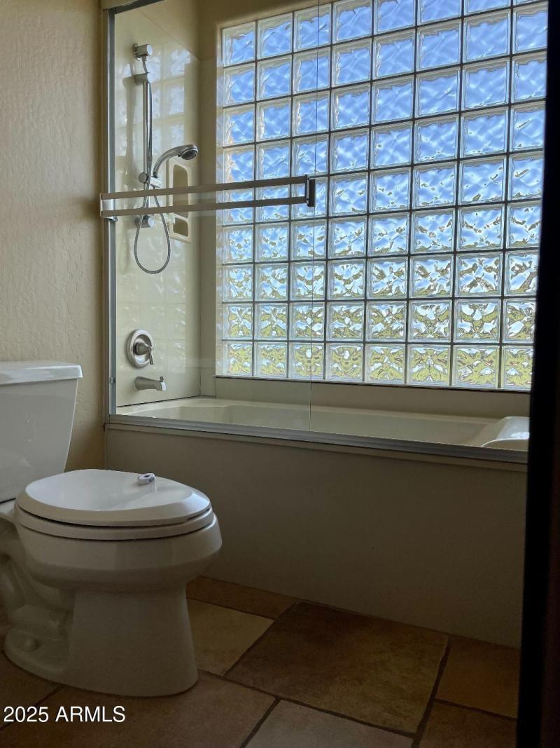 Guest Bathroom Tub -shower