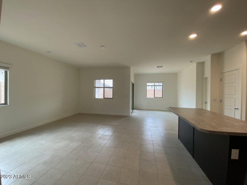 yw5P_BhcRAqOYZL9iSIu-w