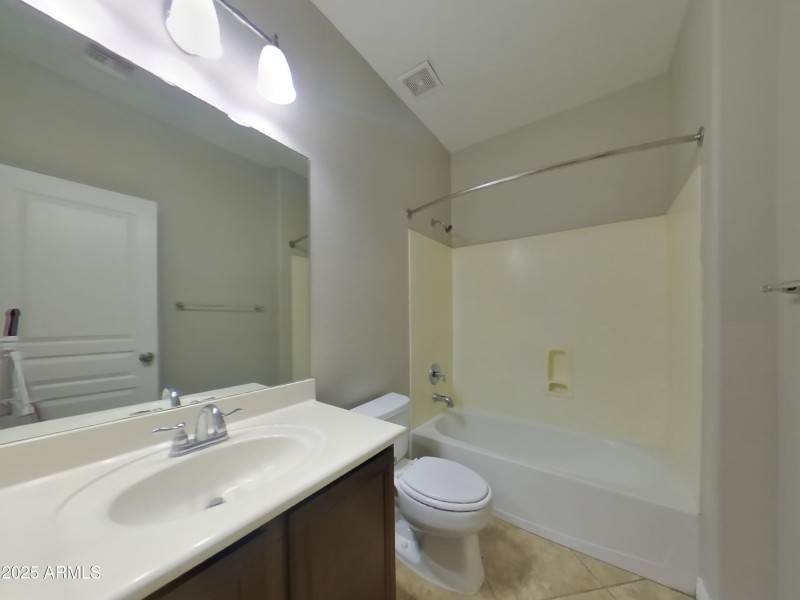 16_pc_694sJ6EiGc_jP1jCXBoo3_layout_0