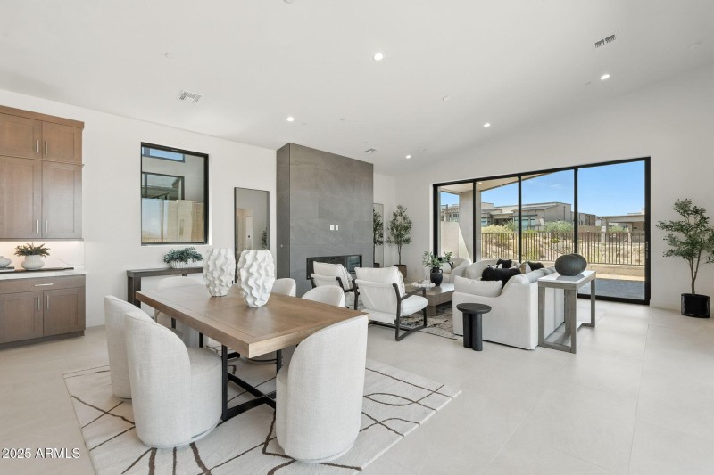 Casual Dining Area