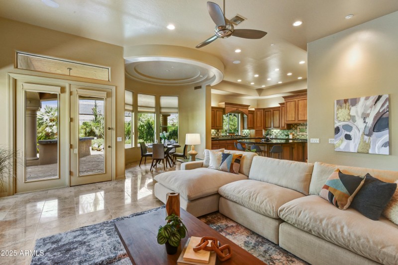 005_Open Floorplan