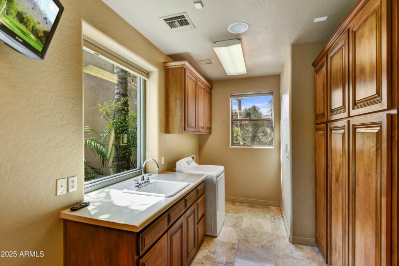 048_Laundry Room
