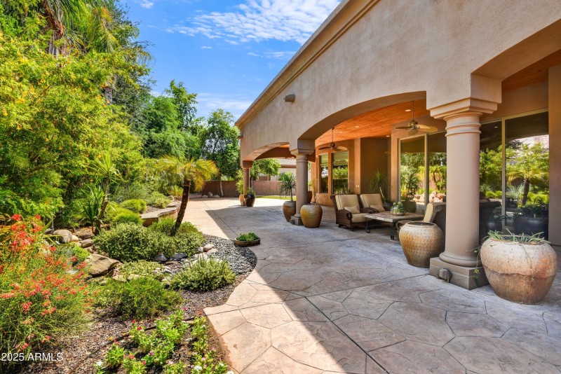 049_Outdoor Entertaining