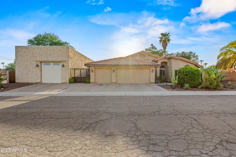 15402 N 45th Pl-1