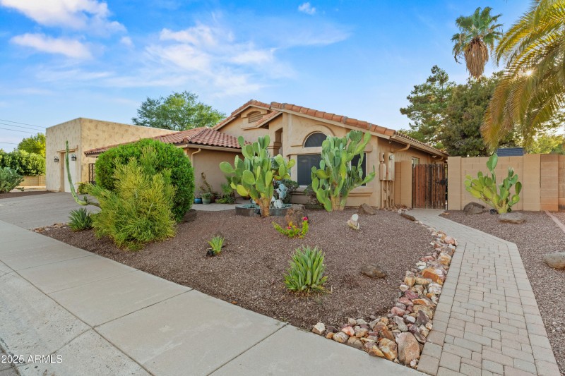 15402 N 45th Pl-2