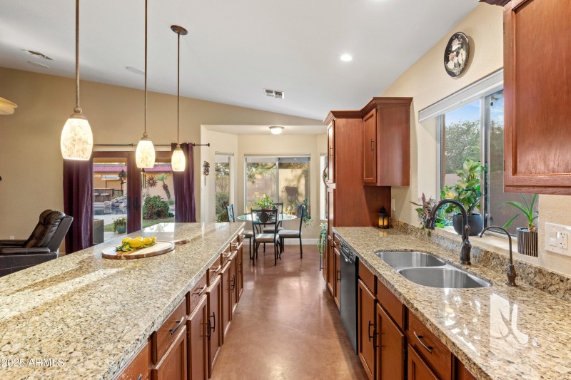 15402 N 45th Pl-16