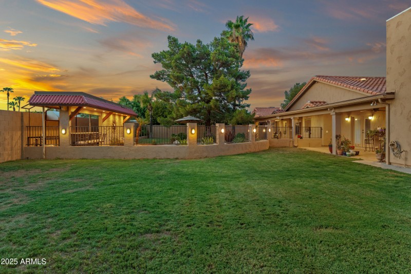 15402 N 45th Pl-45