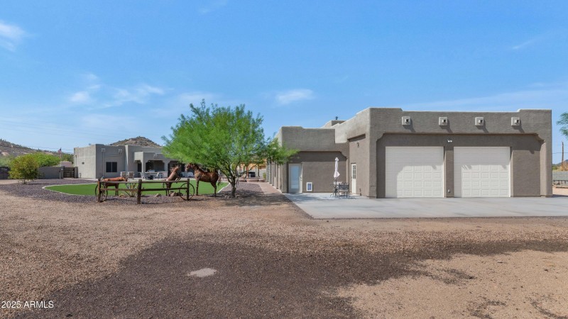 East RV Garage Doors