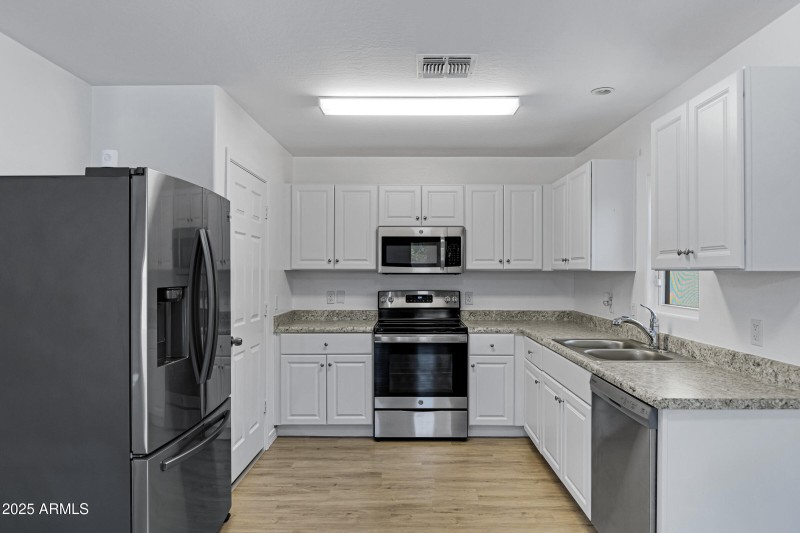1875 N St Francis Pl-14