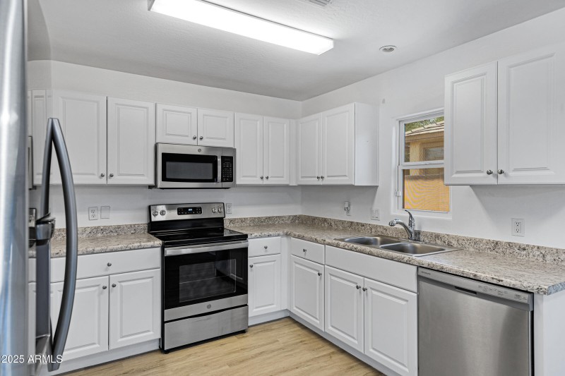 1875 N St Francis Pl-15