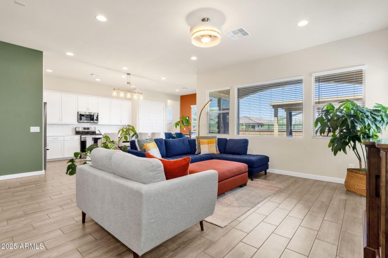 12 -4336 E AUSTIN DR