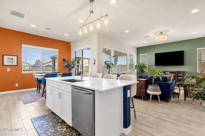 17 -4336 E AUSTIN DR