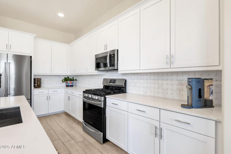 19 -4336 E AUSTIN DR