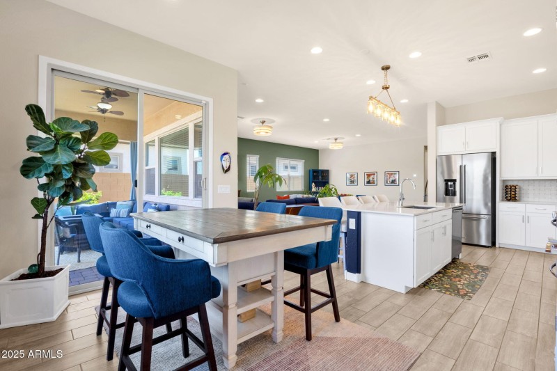 24 -4336 E AUSTIN DR