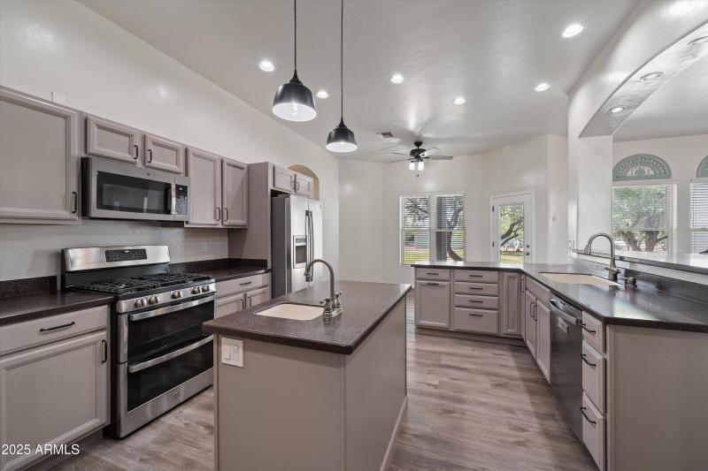 13-Kitchen