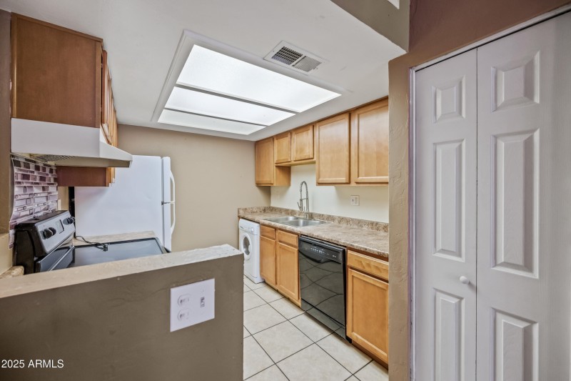 8-16602N25S114-ocupix