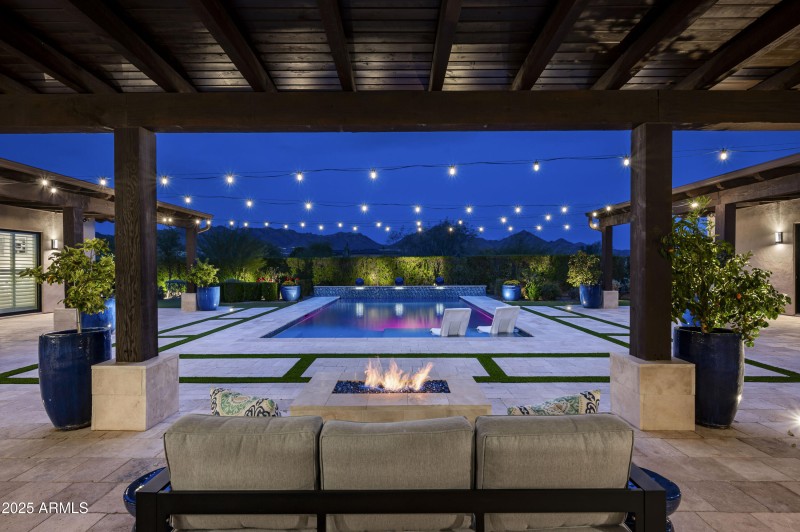Expansive yard