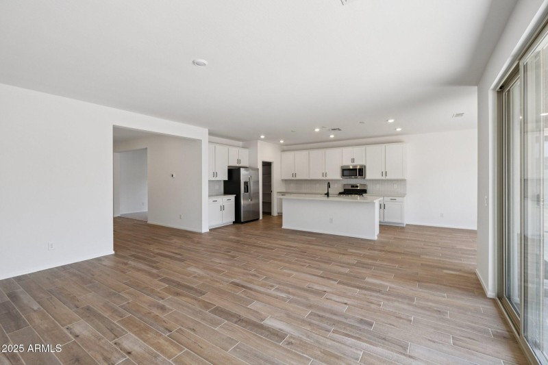 5-web-or-mls-W Pecan Wds-S2408-005