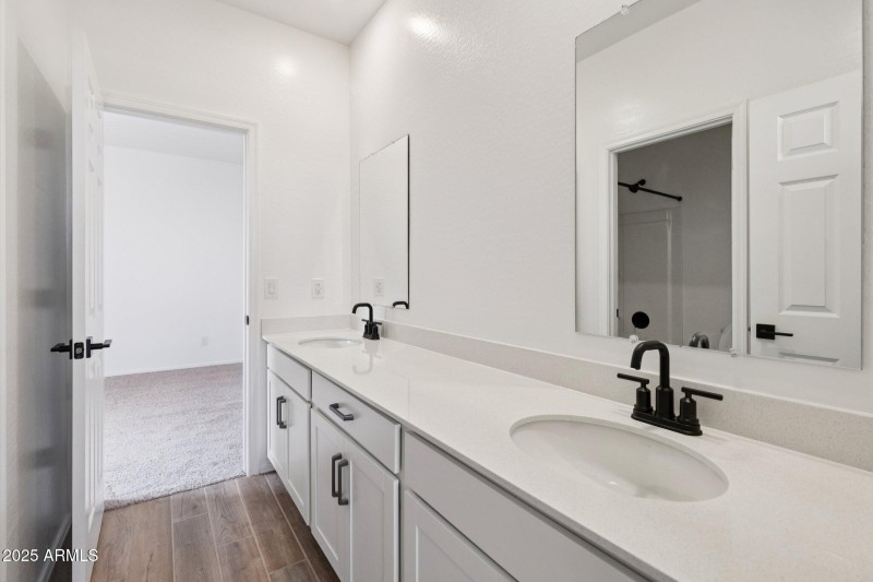 13-web-or-mls-W Pecan Wds-S2408-013
