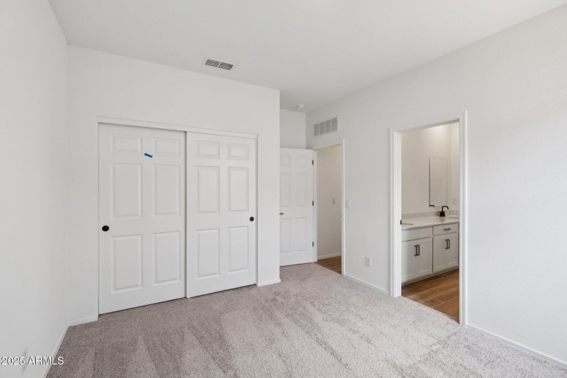 15-web-or-mls-W Pecan Wds-S2408-015