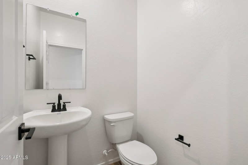 18-web-or-mls-W Pecan Wds-S2408-018