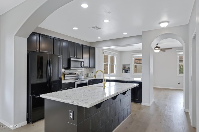 3687 E Leslie Dr-18
