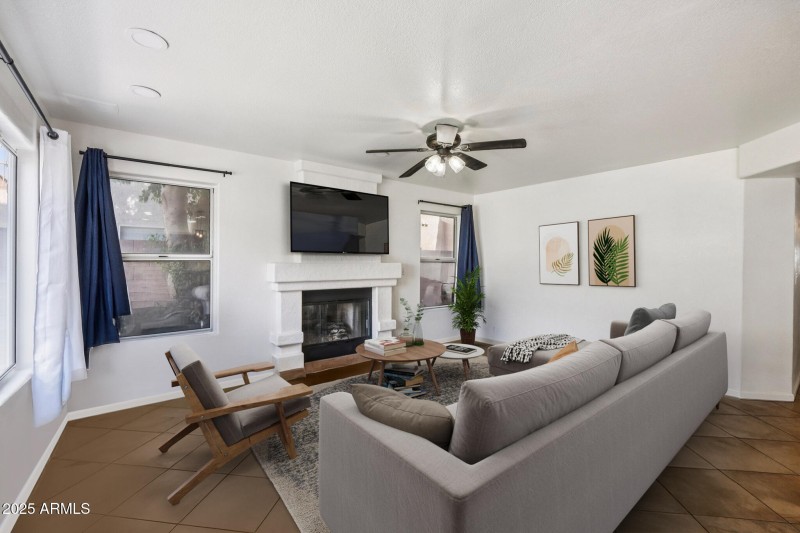 8-web-or-mls-W Via Montoya Dr-S1408-006_