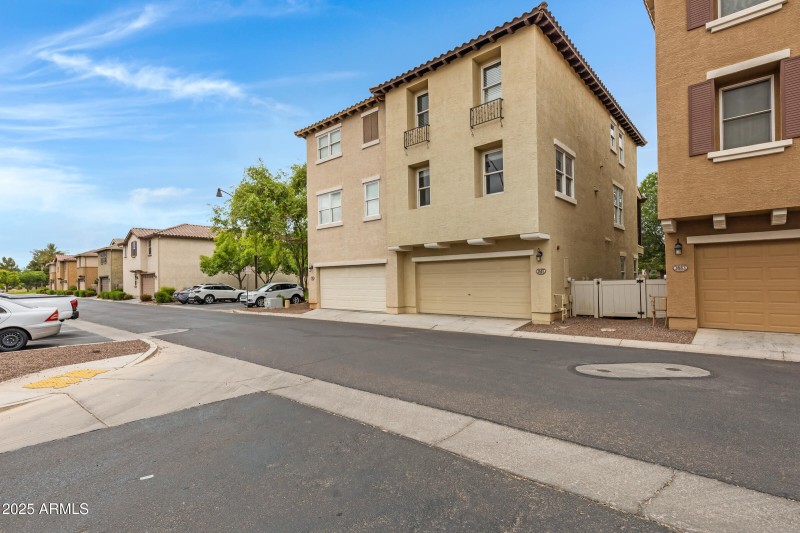 3687 E Leslie Dr-43