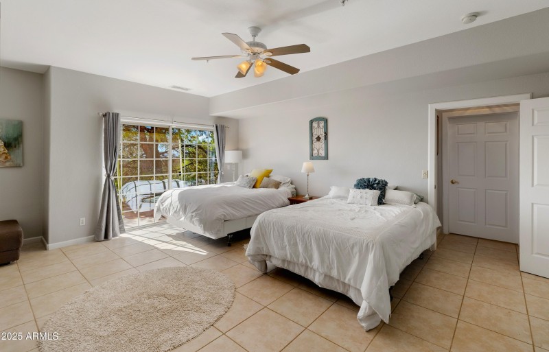 Lower level ensuite