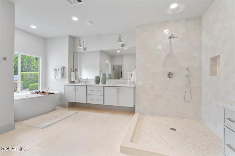 Masterbath2