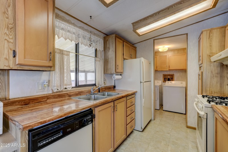 Kitchen 1