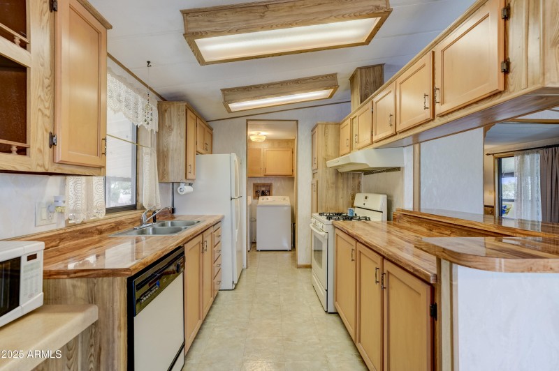 Kitchen 2