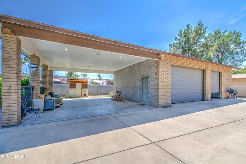 RV Garage 1