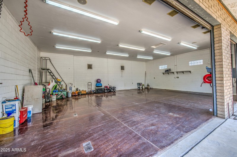 RV Garage 3