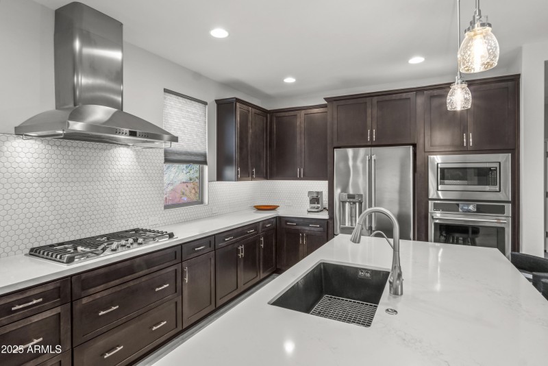 3399 Phantom St00032