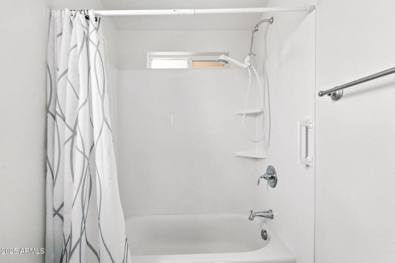 33-web-or-mls-Apache-33