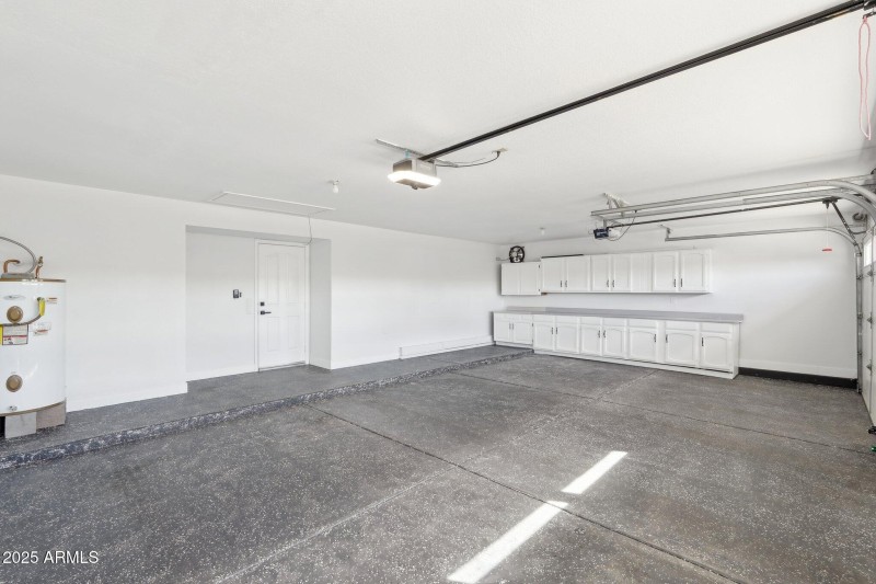 32-web-or-mls-E Estrid Ave-032