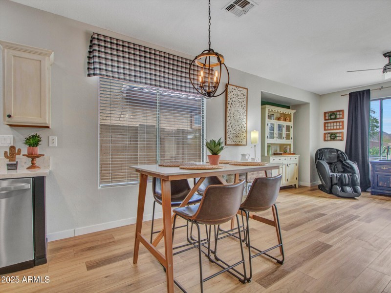 06-Dining-area-(1)
